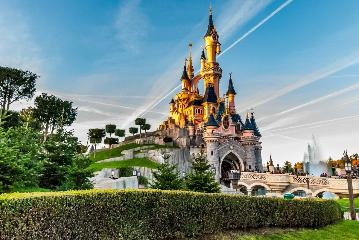 Taxi from Paris to Disneyland